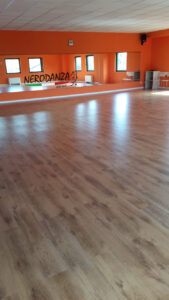 nerodanza_scuola_di_danza_como_sala_da_ballo_arancione